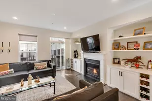 254 Bluemont Branch Terrace SE, Leesburg, VA 20175 - Photo 16