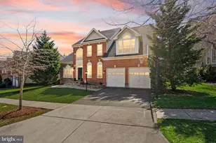 43941 Riverpoint Dr, Leesburg, VA 20176 - Photo 2