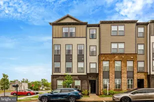 20941 Bluebird Sq, Sterling, VA 20165 - Photo 2