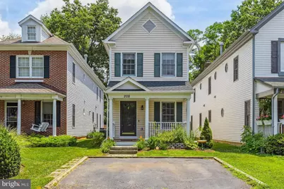 208 Wilson Avenue NW, Leesburg, VA 20176 - Photo 1