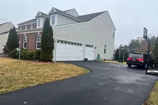 42443 Reservoir Ridge Pl, Ashburn, VA 20148 - Photo 2