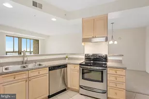 19355 Cypress Ridge Terrace, Leesburg, VA 20176 - Photo 12