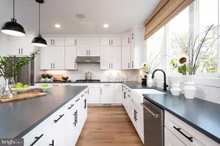 42153 Gilded Stone Ter, Brambleton, VA 20148 - Photo 4