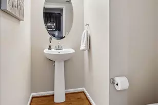 24660 Byrne Meadow Square, Aldie, VA 20105 - Photo 18