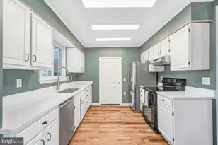 341 E G St, Purcellville, VA 20132 - Photo 22