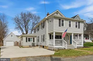 341 E G St, Purcellville, VA 20132 - Photo 1