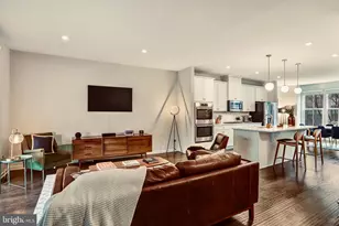 22317 Seabring Terrace, Ashburn, VA 20148 - Photo 4