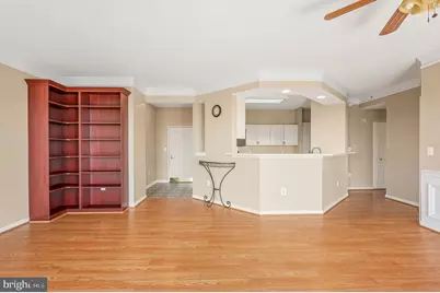 19365 Cypress Ridge Terrace #1115, Leesburg, VA 20176 - Photo 4