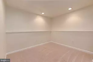 211 Amy Ct, Sterling, VA 20164 - Photo 18