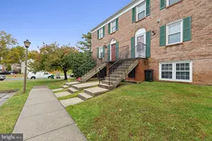 1049 Margate Ct, Sterling, VA 20164 - Photo 2