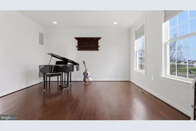 42580 Deer Isle Drive, Chantilly, VA 20152 - Photo 12