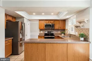 204 Pin Oak Ct, Sterling, VA 20164 - Photo 12