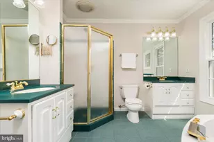 204 Pin Oak Ct, Sterling, VA 20164 - Photo 28