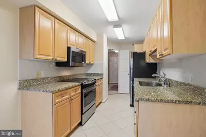 19385 Cypress Ridge Terrace #510, Leesburg, VA 20176 - Photo 10