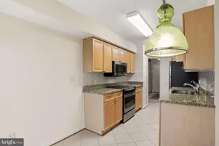 19385 Cypress Ridge Terrace, Leesburg, VA 20176 - Photo 8