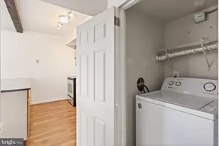 1041 Brixton Ct, Sterling, VA 20164 - Photo 18