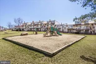 1041 Brixton Ct, Sterling, VA 20164 - Photo 38