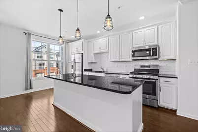 23276 Southdown Manor Terrace #115, Ashburn, VA 20148 - Photo 4