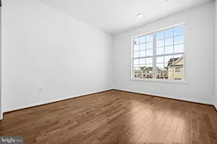 23276 Southdown Manor Terrace, Ashburn, VA 20148 - Photo 16