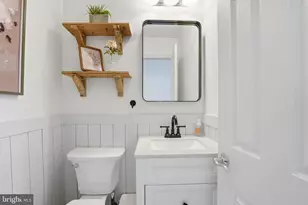 10172 Yorktown Way, Great Falls, VA 22066 - Photo 14