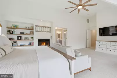 10172 Yorktown Way, Great Falls, VA 22066 - Photo 18