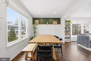 10172 Yorktown Way, Great Falls, VA 22066 - Photo 6