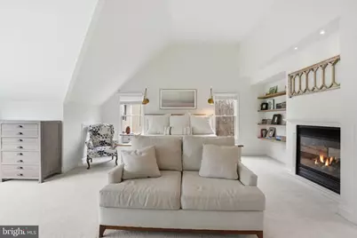 10172 Yorktown Way, Great Falls, VA 22066 - Photo 16