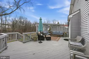 10172 Yorktown Way, Great Falls, VA 22066 - Photo 40