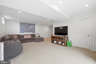 10172 Yorktown Way, Great Falls, VA 22066 - Photo 34