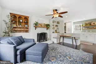 10172 Yorktown Way, Great Falls, VA 22066 - Photo 12