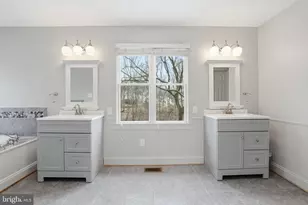 10172 Yorktown Way, Great Falls, VA 22066 - Photo 20