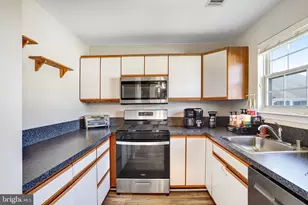645 Constellation Square SE, Leesburg, VA 20175 - Photo 6