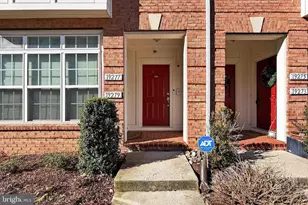 19277 Harlow Square, Leesburg, VA 20176 - Photo 2