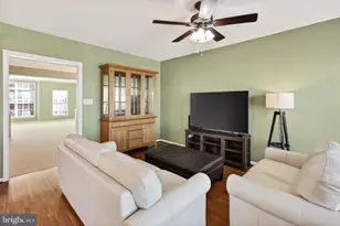 19277 Harlow Square, Leesburg, VA 20176 - Photo 24