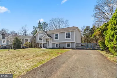 507 Lindsay Court, Sterling, VA 20164 - Photo 2