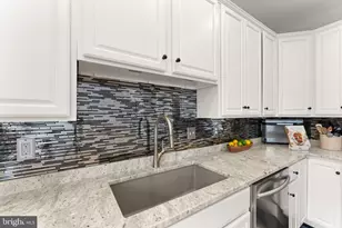 18168 Mill House Square, Leesburg, VA 20176 - Photo 16