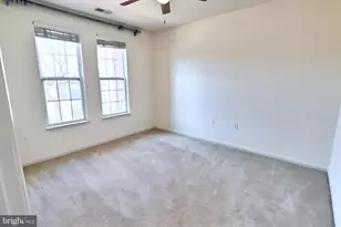 21216 McFadden Square, Sterling, VA 20165 - Photo 32