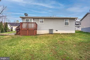 614 York Ln SE, Leesburg, VA 20175 - Photo 4