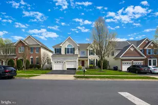 25957 Donovan Dr, Chantilly, VA 20152 - Photo 2