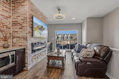 261 Crescent Station Terrace SE, Leesburg, VA 20175 - Photo 24