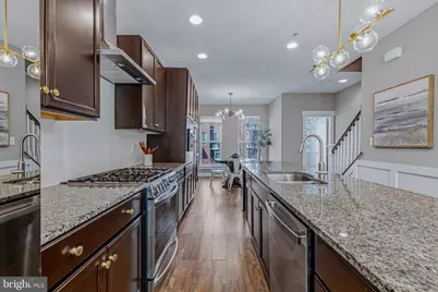 261 Crescent Station Terrace SE, Leesburg, VA 20175 - Photo 10