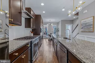 261 Cres Station Terrace SE, Leesburg, VA 20175 - Photo 10