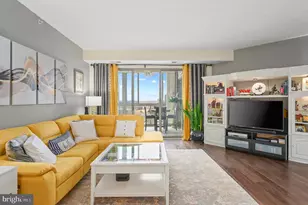 19365 Cypress Ridge Terrace, Leesburg, VA 20176 - Photo 2