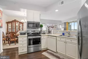 19365 Cypress Ridge Terrace, Leesburg, VA 20176 - Photo 16