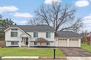 22216 Stablehouse Dr, Sterling, VA 20164 - Photo 1