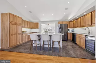 22216 Stablehouse Dr, Sterling, VA 20164 - Photo 16