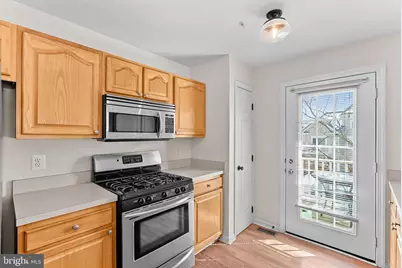 43374 Greyswallow Terrace, Ashburn, VA 20147 - Photo 16