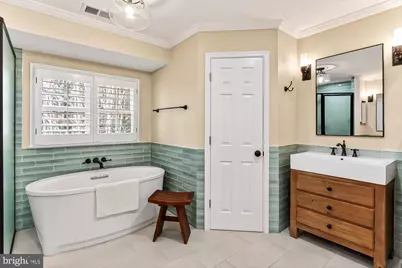 20461 Swan Creek Court, Sterling, VA 20165 - Photo 24