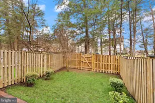 25213 Dunvegan Square, Chantilly, VA 20152 - Photo 36