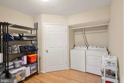 25213 Dunvegan Square, Chantilly, VA 20152 - Photo 32